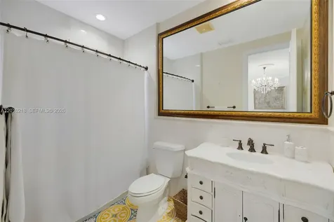 6905 SW 75th Avenue Miami FL 33143