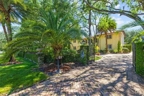 6905 SW 75th Avenue Miami FL 33143
