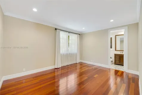 6905 SW 75th Avenue Miami FL 33143