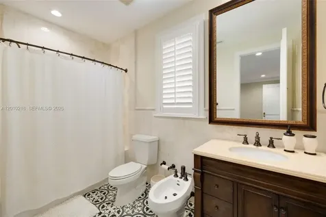 6905 SW 75th Avenue Miami FL 33143