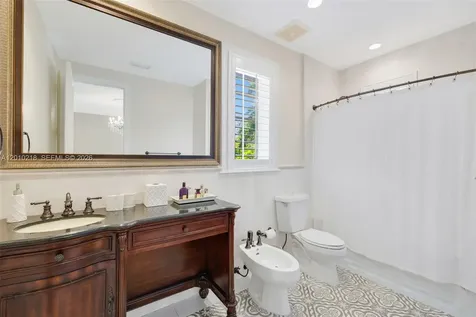 6905 SW 75th Avenue Miami FL 33143