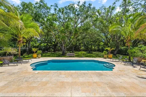 6905 SW 75th Avenue Miami FL 33143