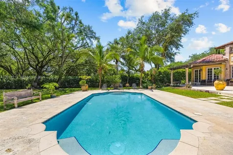 6905 SW 75th Avenue Miami FL 33143