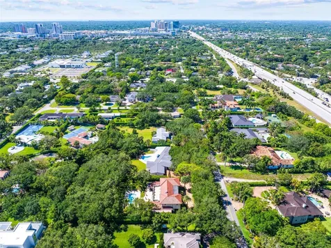 6905 SW 75th Avenue Miami FL 33143