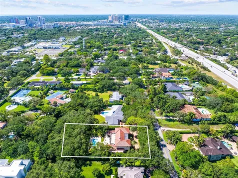6905 SW 75th Avenue Miami FL 33143