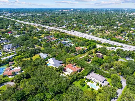 6905 SW 75th Avenue Miami FL 33143