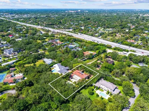 6905 SW 75th Avenue Miami FL 33143