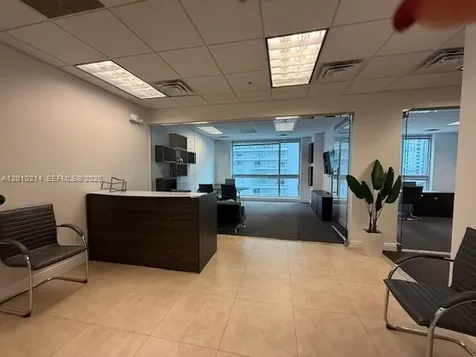 175 SW 7th Street Miami FL 33130