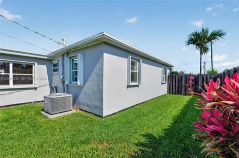 234 SE 3rd Terrace Dania Beach FL 33004