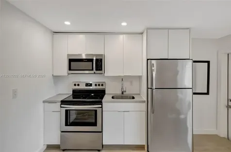 345 Michigan Avenue Miami Beach FL 33139