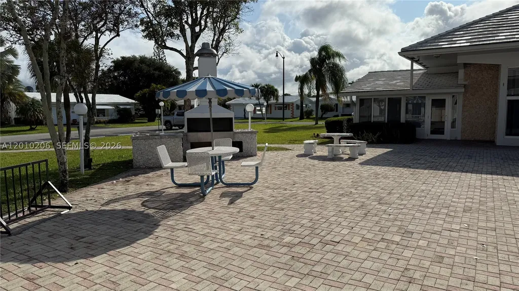 3021 NW 2nd Avenue Pompano Beach FL 33064