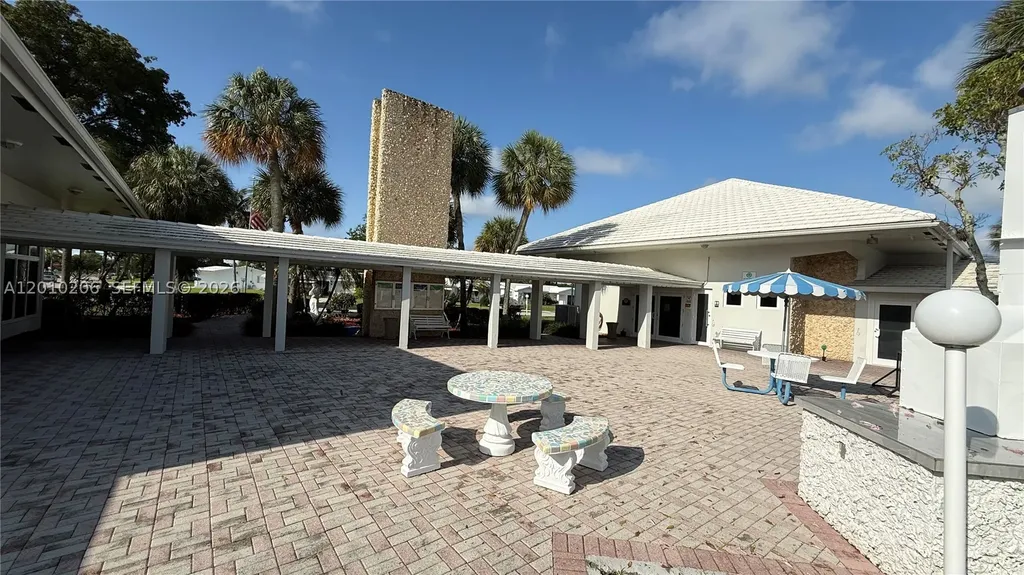 3021 NW 2nd Avenue Pompano Beach FL 33064