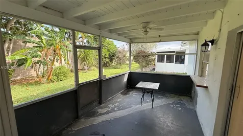 3021 NW 2nd Avenue Pompano Beach FL 33064