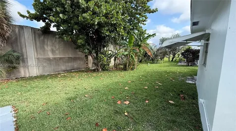 3021 NW 2nd Avenue Pompano Beach FL 33064