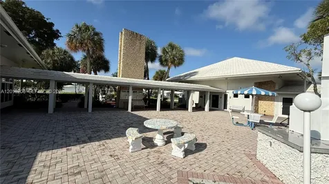 3021 NW 2nd Avenue Pompano Beach FL 33064