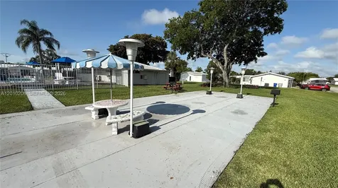 3021 NW 2nd Avenue Pompano Beach FL 33064