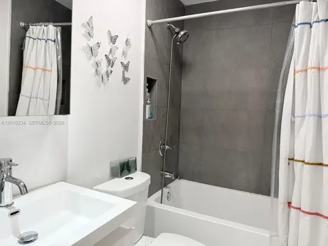 7560 NW 173rd Lane Hialeah FL 33015