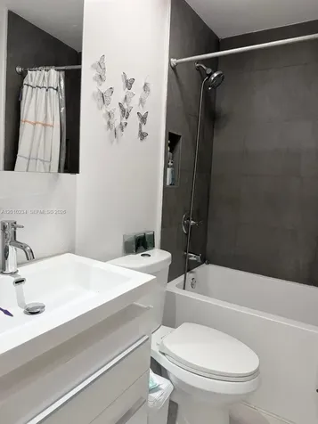 7560 NW 173rd Lane Hialeah FL 33015