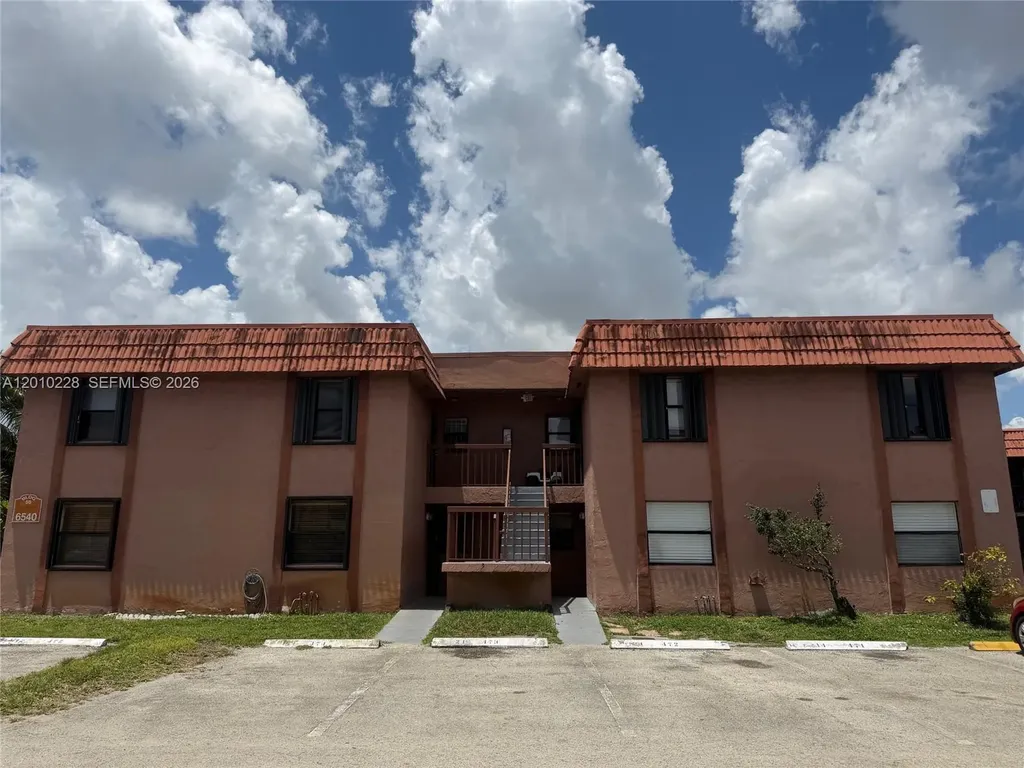 6540 W 27th Court Hialeah FL 33016