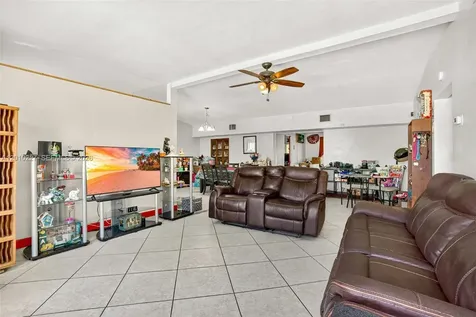 9430 Easter Road Cutler Bay FL 33157