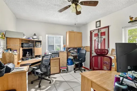 9430 Easter Road Cutler Bay FL 33157