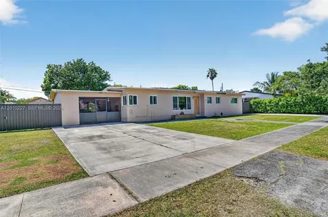 9430 Easter Road Cutler Bay FL 33157