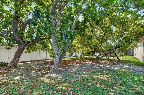 9430 Easter Road Cutler Bay FL 33157