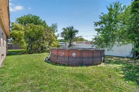 9430 Easter Road Cutler Bay FL 33157