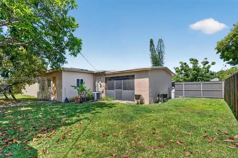 9430 Easter Road Cutler Bay FL 33157