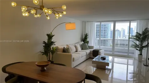 Miami FL 33132