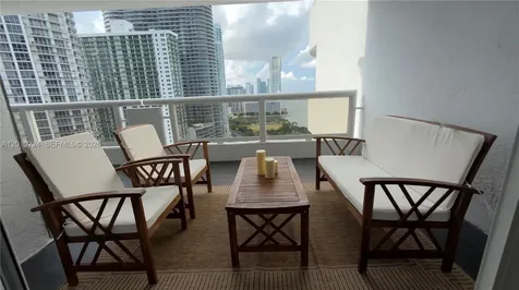 Miami FL 33132