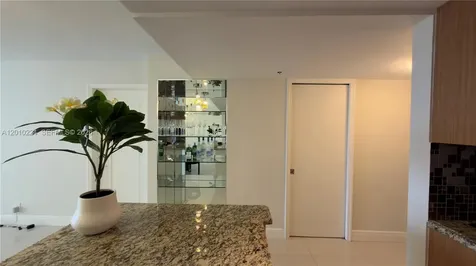 Miami FL 33132