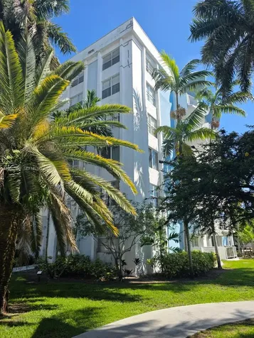 496 NW 165th Street Road Miami FL 33169