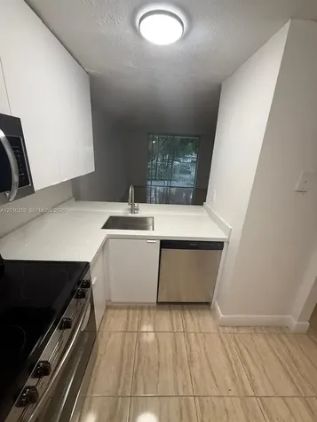 496 NW 165th Street Road Miami FL 33169