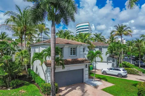 20990 NE 30th Place Aventura FL 33180