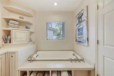 20990 NE 30th Place Aventura FL 33180