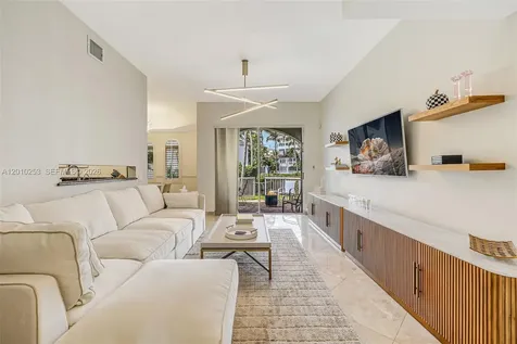 20990 NE 30th Place Aventura FL 33180