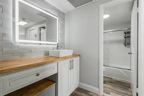 500 Bayview Drive Sunny Isles Beach FL 33160