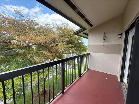 9979 Nob Hill Lane Sunrise FL 33351