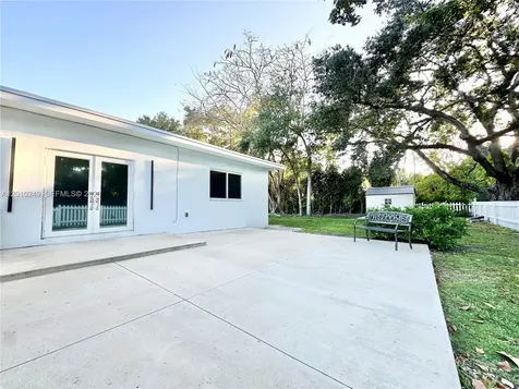 7800 SW 57th Court South Miami FL 33143