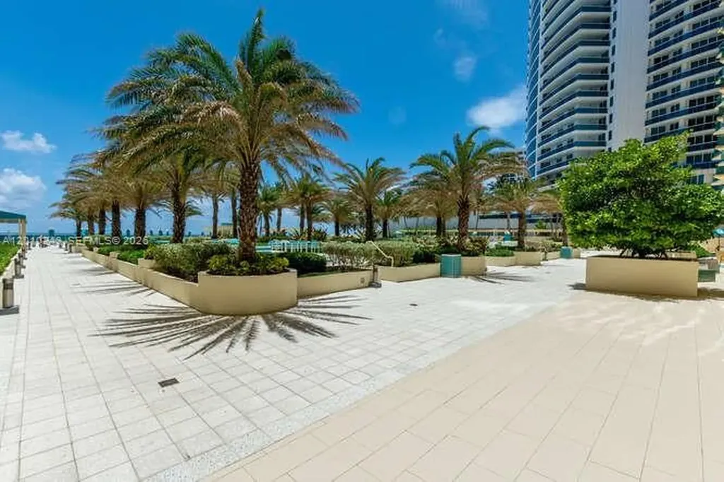 2501 S Ocean Drive Hollywood FL 33019