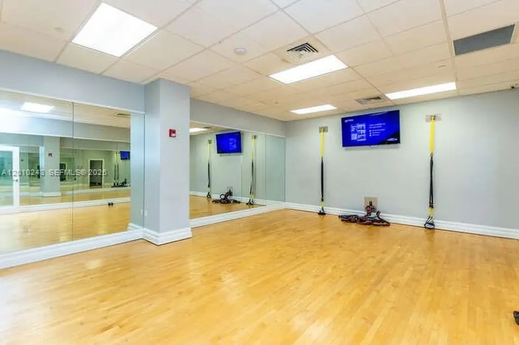 2501 S Ocean Drive Hollywood FL 33019