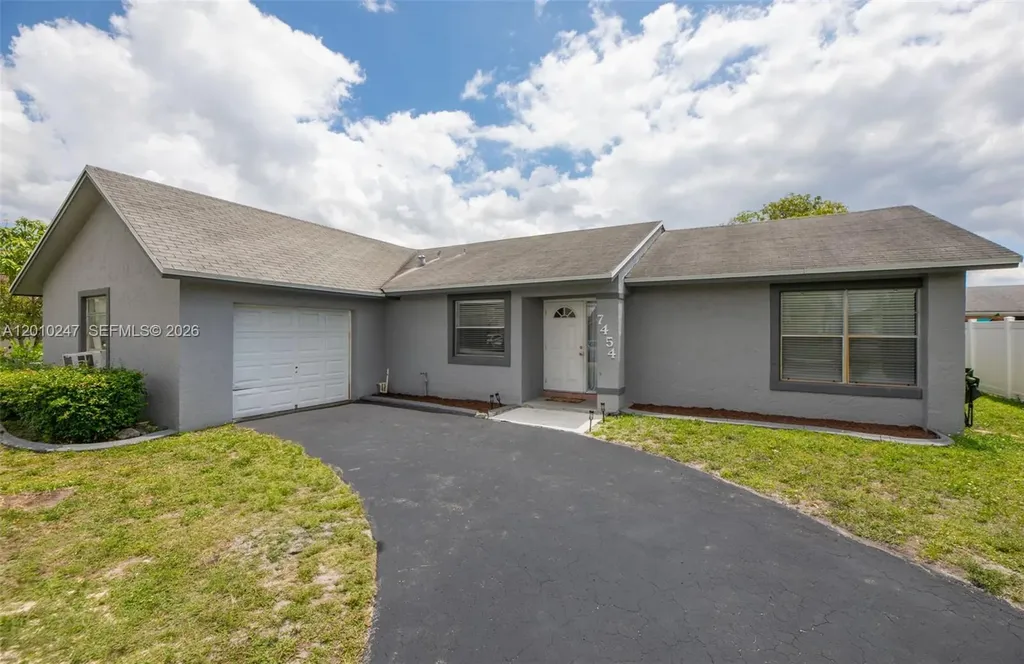 7454 NW 48th Place Lauderhill FL 33319