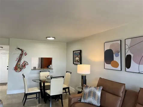 10525 SW 112th Avenue Miami FL 33176