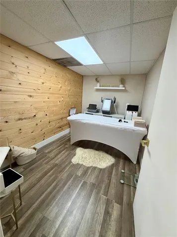7500 NW 25th Street Miami FL 33122