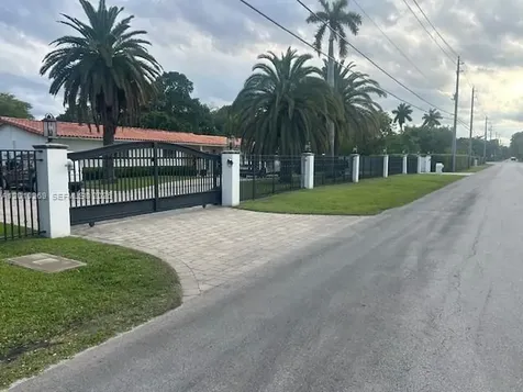 9540 SW 68th Street Miami FL 33173