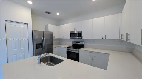 2628 SE 28 Drive Homestead FL 33035