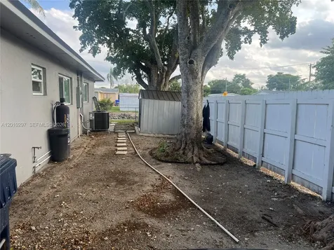 6742 SW 18th Court North Lauderdale FL 33068