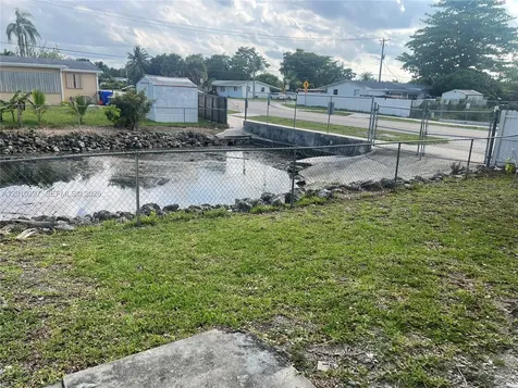 6742 SW 18th Court North Lauderdale FL 33068