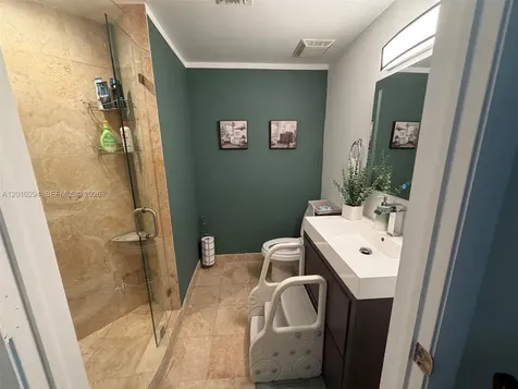 350 S Miami Avenue Miami FL 33130